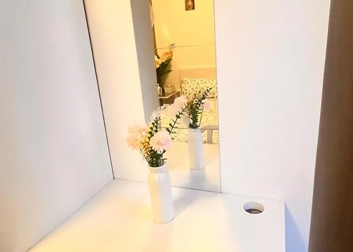 Отель Breeze 5*